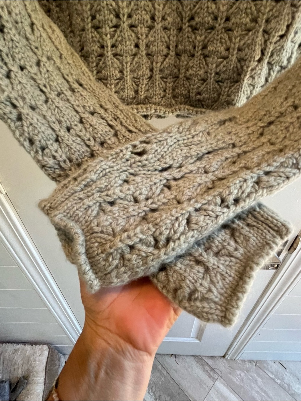Vince Wool & Cashmere Grey Crochet Cardigan SZ M - Picture 7 of 8